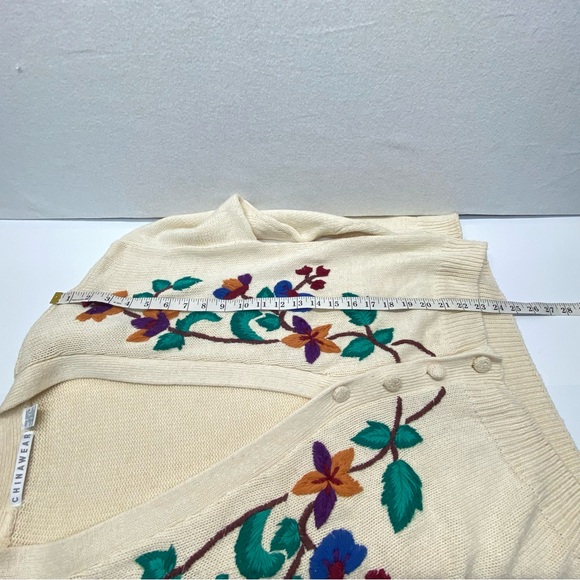 Vintage Button Up Large Cardigan Sweater Embroidered Floral Cottagecore Grandma - Picture 14 of 14